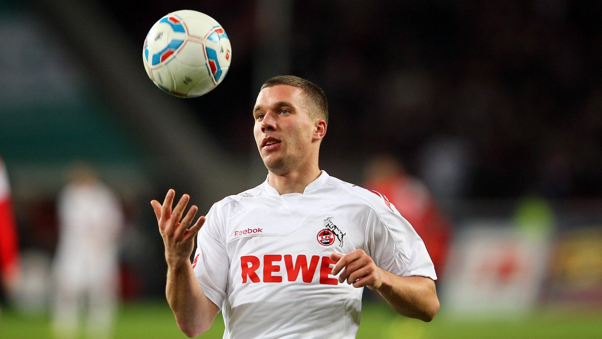 以足球文化为纽带，推动多民族融合发展，弘扬足球精神彰显文化魅力